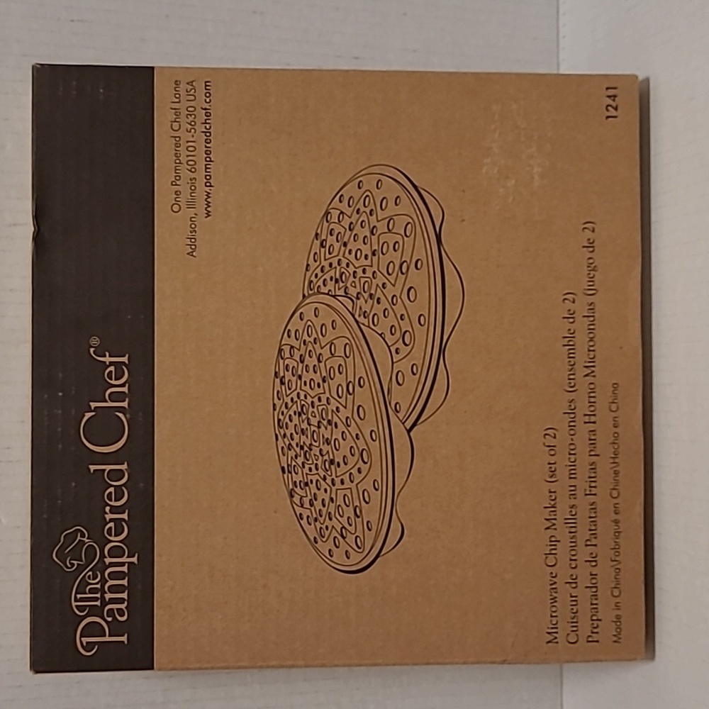 NIB Pampered Chef Microwave Chip Maker